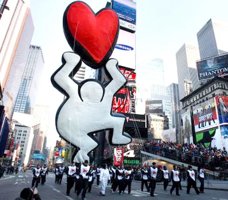 Keith Haring, Balloon “Figure with Heart” in the Macy’s Thanksgiving Day Parade, 2008 | Article on ArtWizard