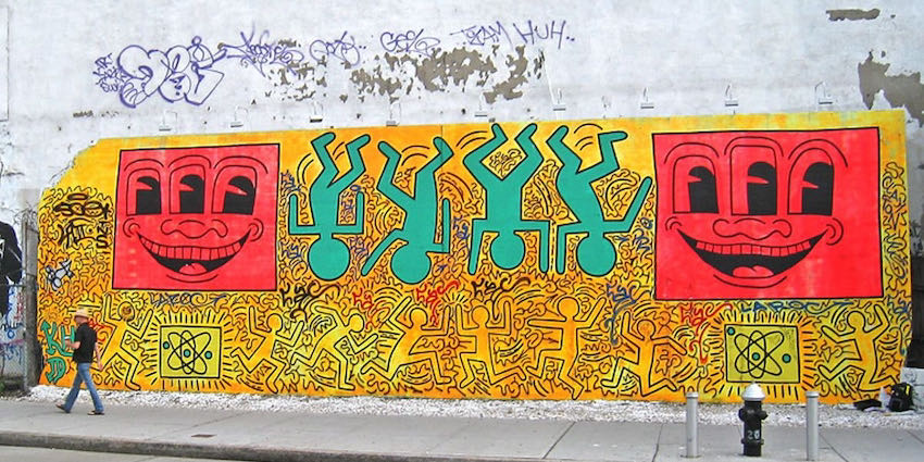 Keith Haring, Untitled, 1982 (first major outdoor mural at Houston Street & the Bowery New York) | Article on ArtWizard