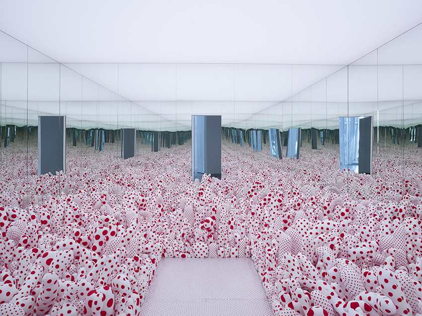 Yayoi Kusama, The Infinite Room | Article on ArtWizard